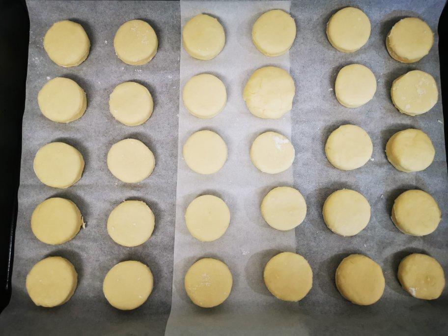 【视频】3分钟 奶油司康Scone(可能是世界上最快手的司康) 消耗淡奶油～