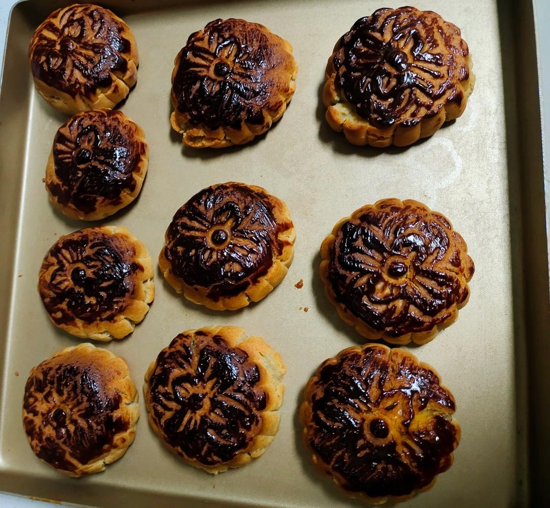 广式月饼——蛋黄莲蓉月饼