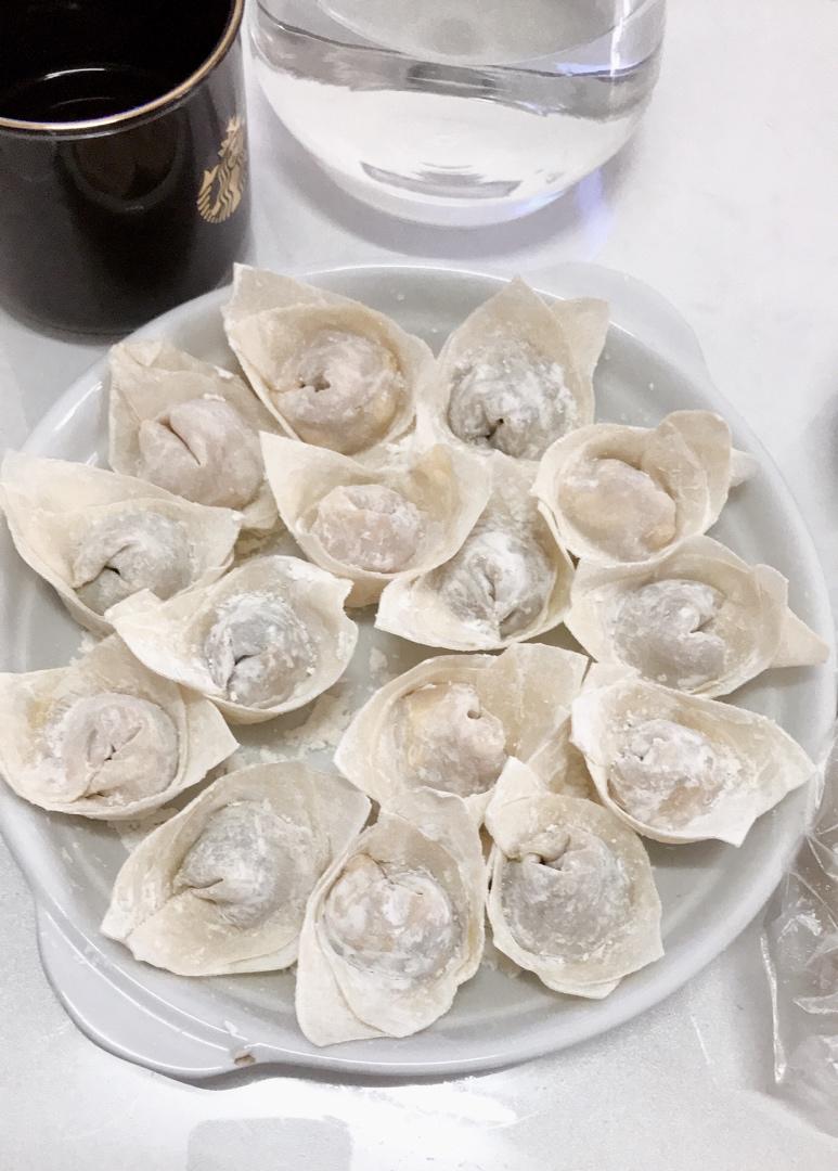 馄饨（两种包法）