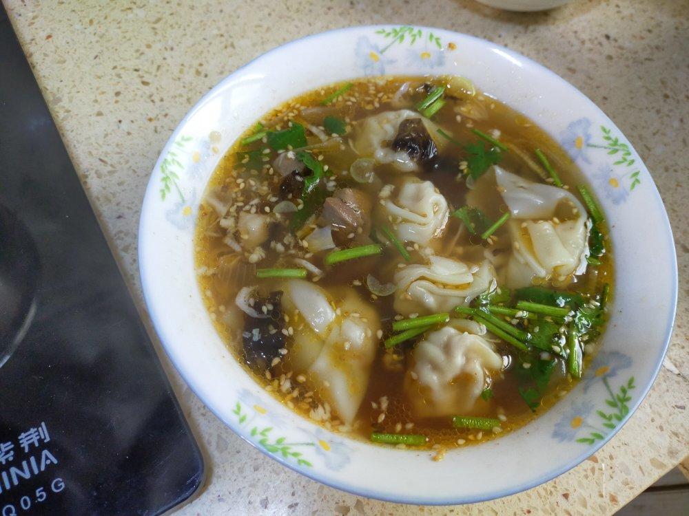 🔥好吃到汤汁都不剩❗️酸汤馄饨❗️