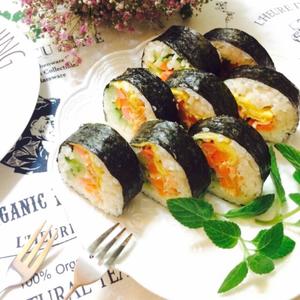 三文鱼紫菜包饭的做法 步骤10