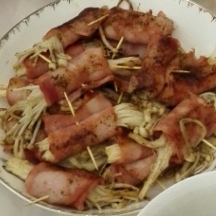 香煎培根金针菇卷