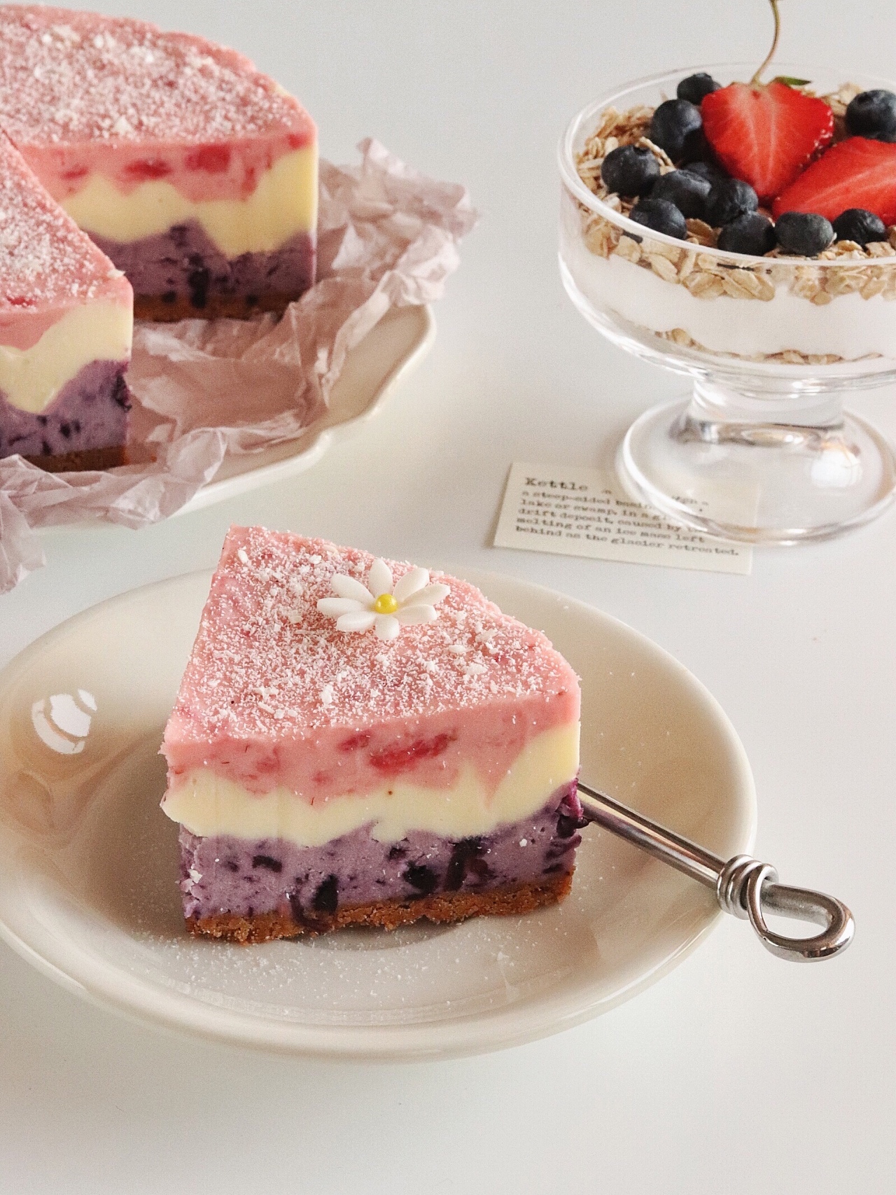 ⛱夏日免烤甜品🍓🫐高颜值莓果芝士蛋糕的做法 步骤17