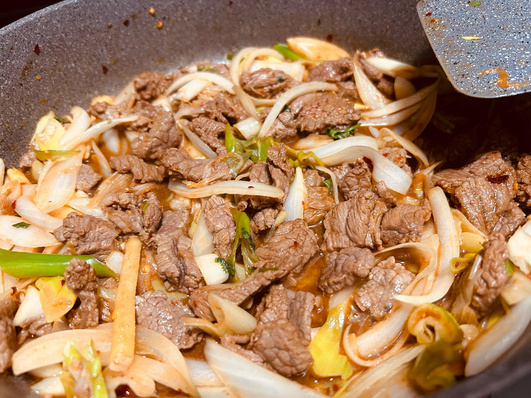 葱炒牛肉，太下饭了！