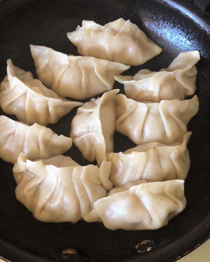 半烫面饺子皮（锅贴、蒸饺、烧卖、剩了还可以烙饼）