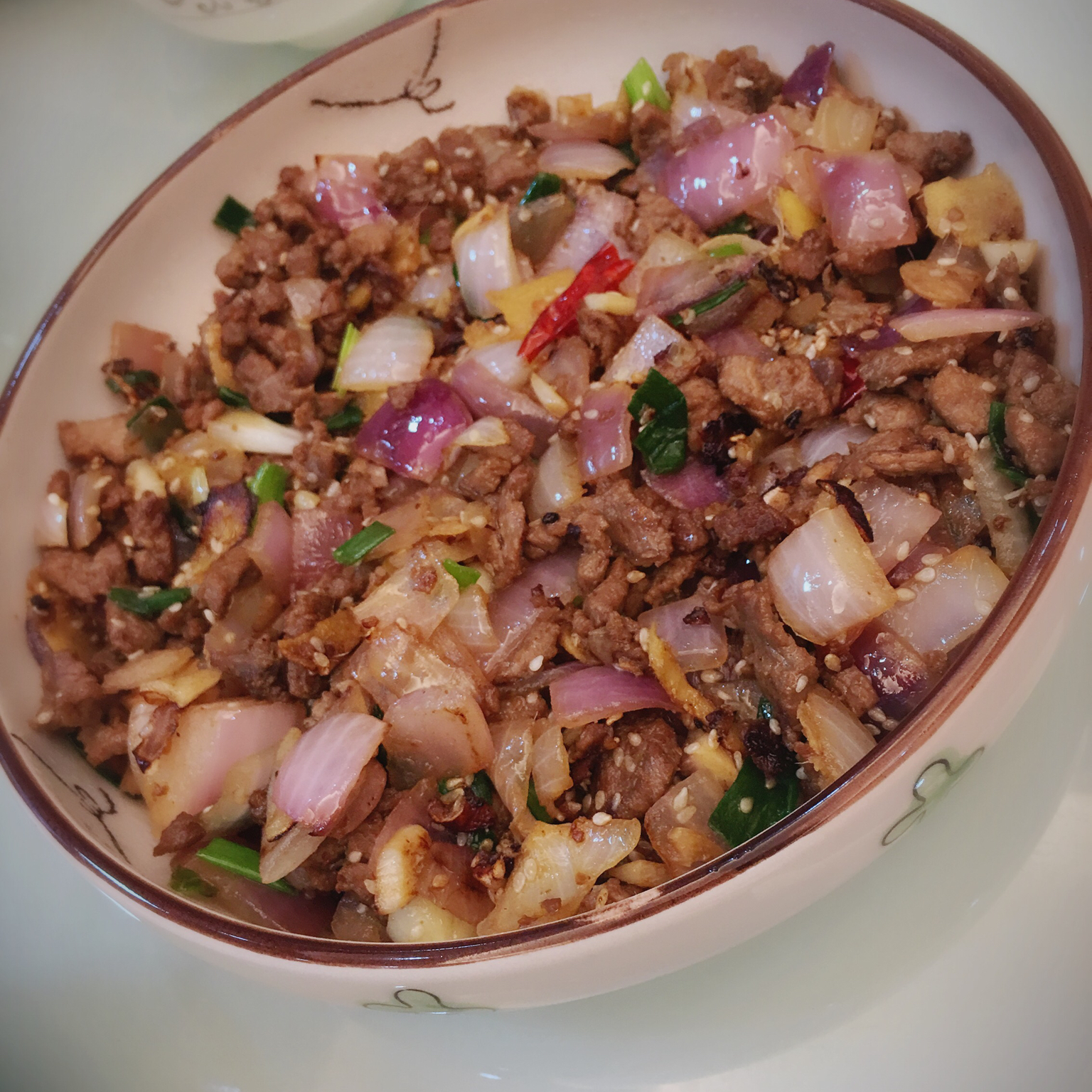 孜然洋葱炒牛肉粒