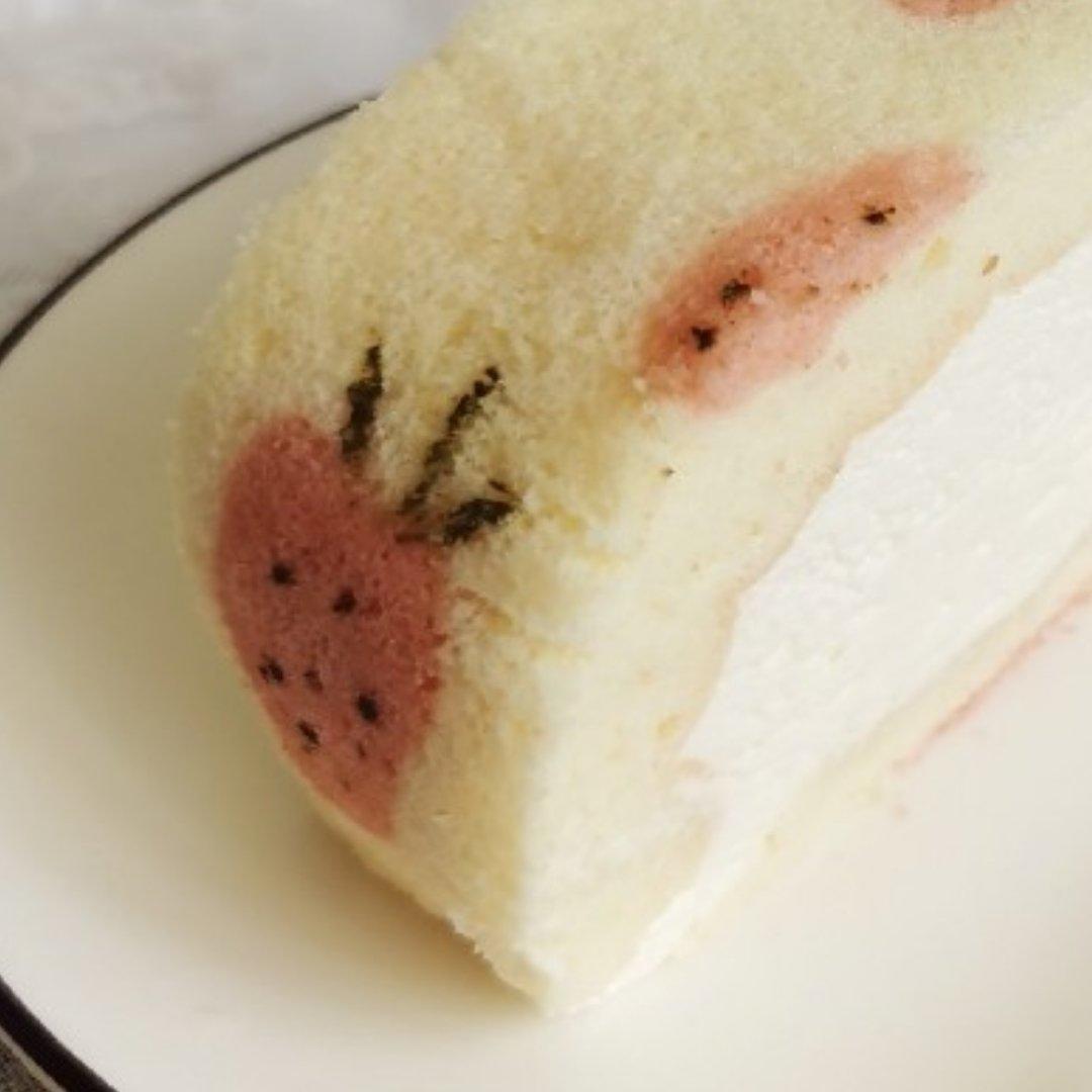 彩绘草莓蛋糕卷