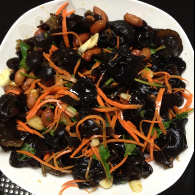 雅儿爱厨房爱做菜做的凉拌木耳