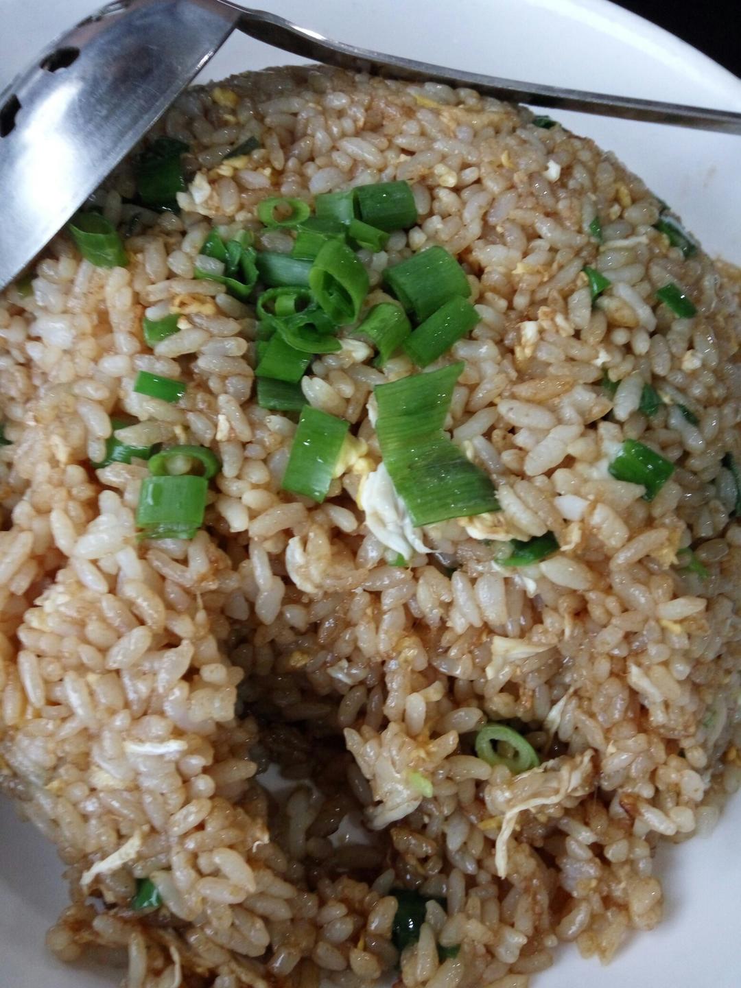 据说是 正宗酱油炒饭