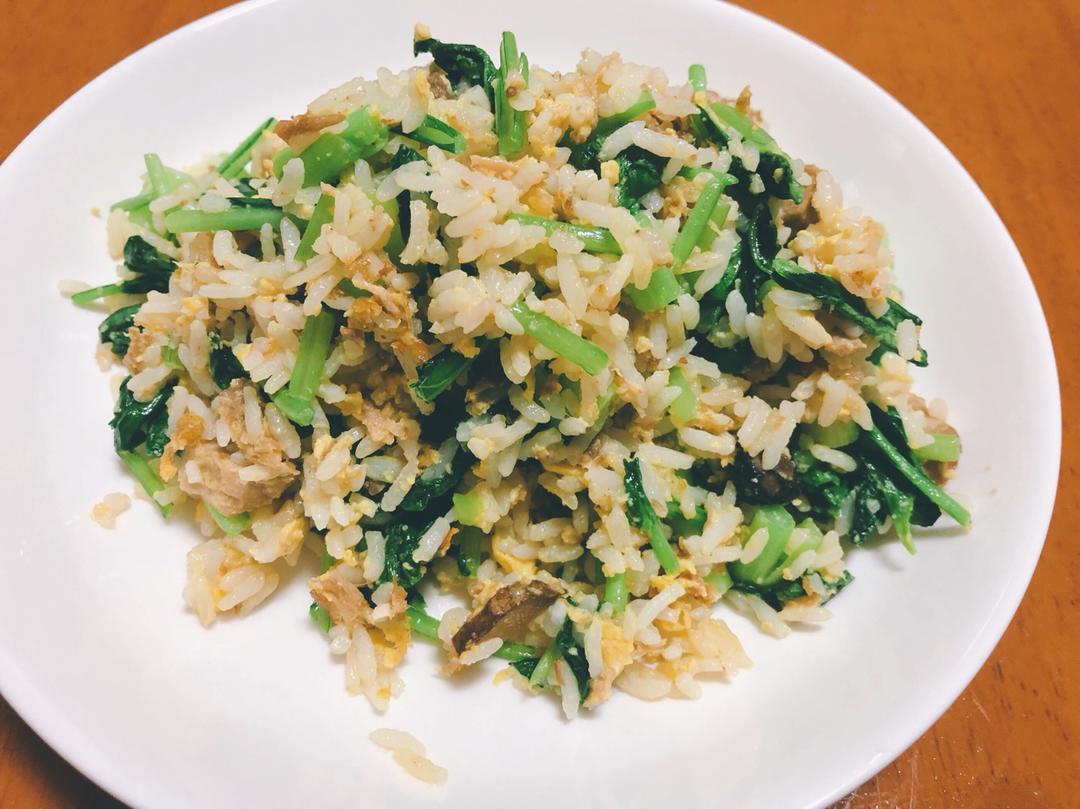 黎明与萤火做的青菜蛋炒饭