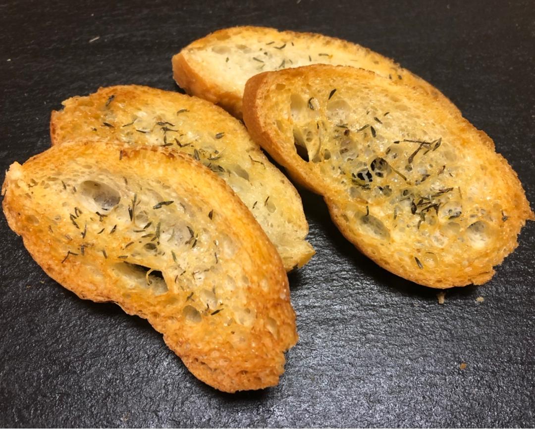 橄榄油鲜蒜百里香法棍🥖片