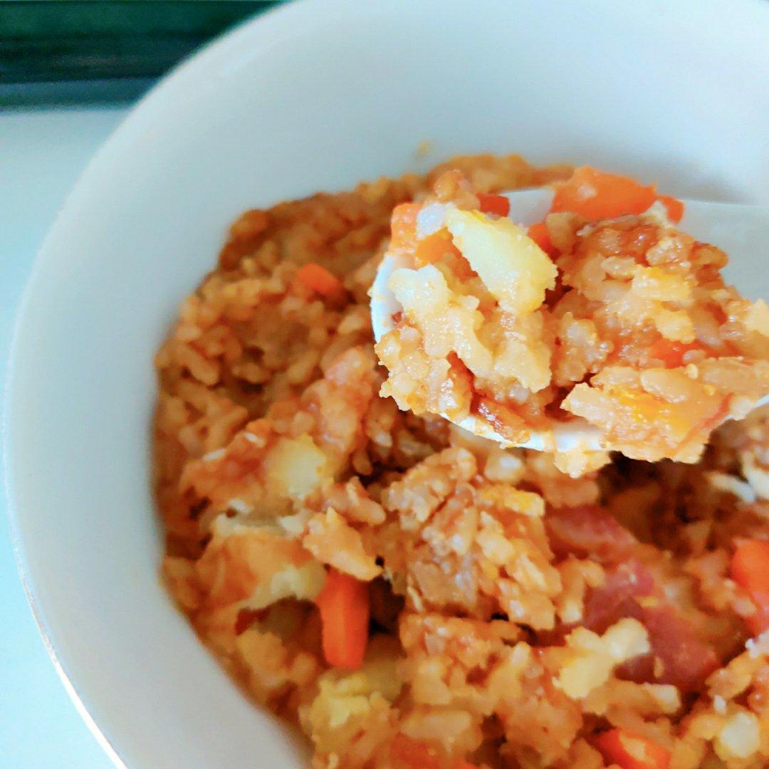 土豆腊肠焖饭