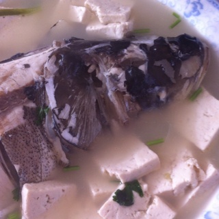 鱼头豆腐煲