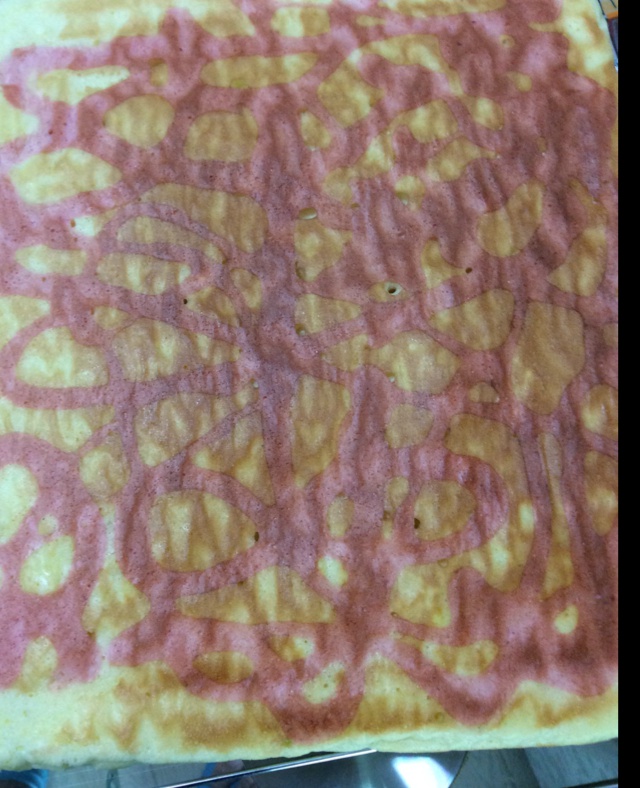 长颈鹿花纹奶油蛋糕卷——朴素的蛋糕卷也生动形象了哦