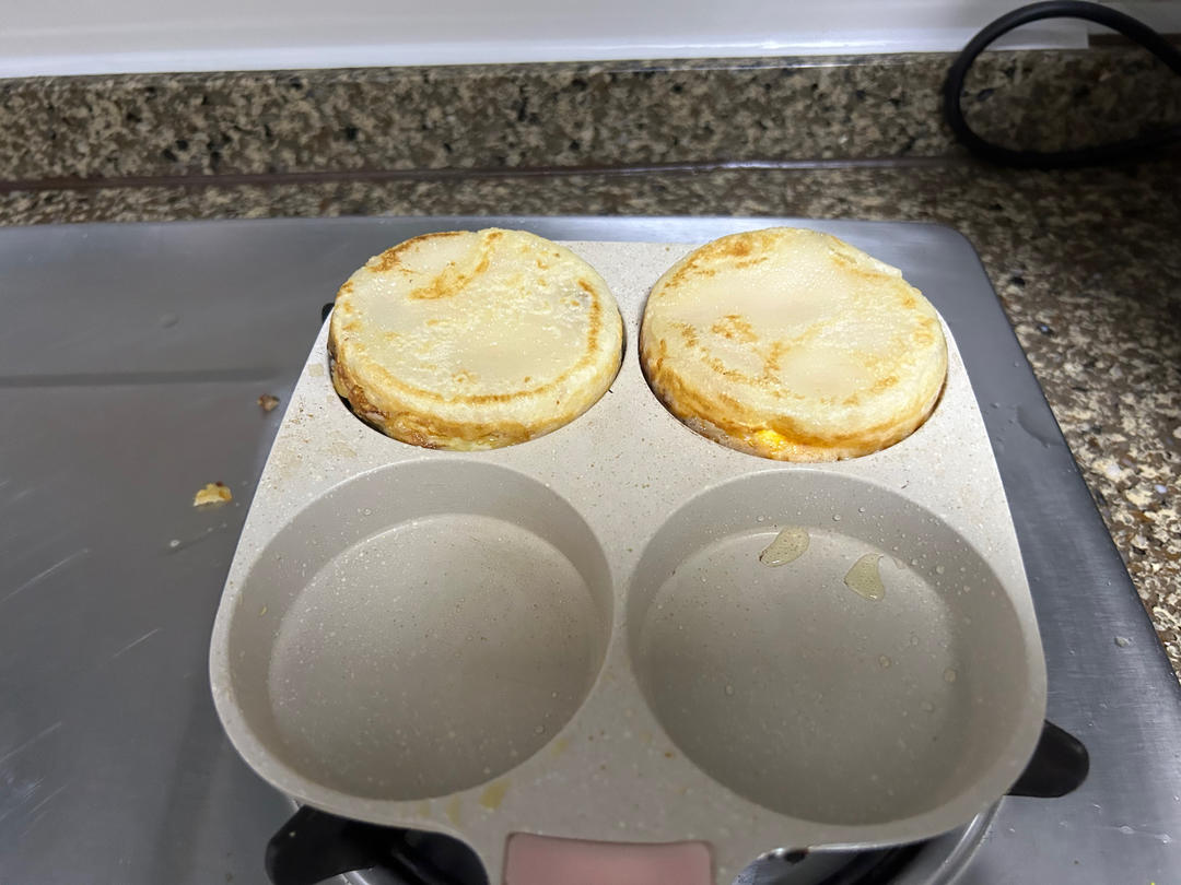 早餐霸王~沉甸甸鸡蛋汉堡