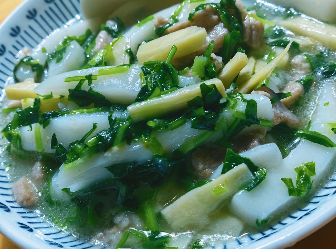 荠菜冬笋炒年糕