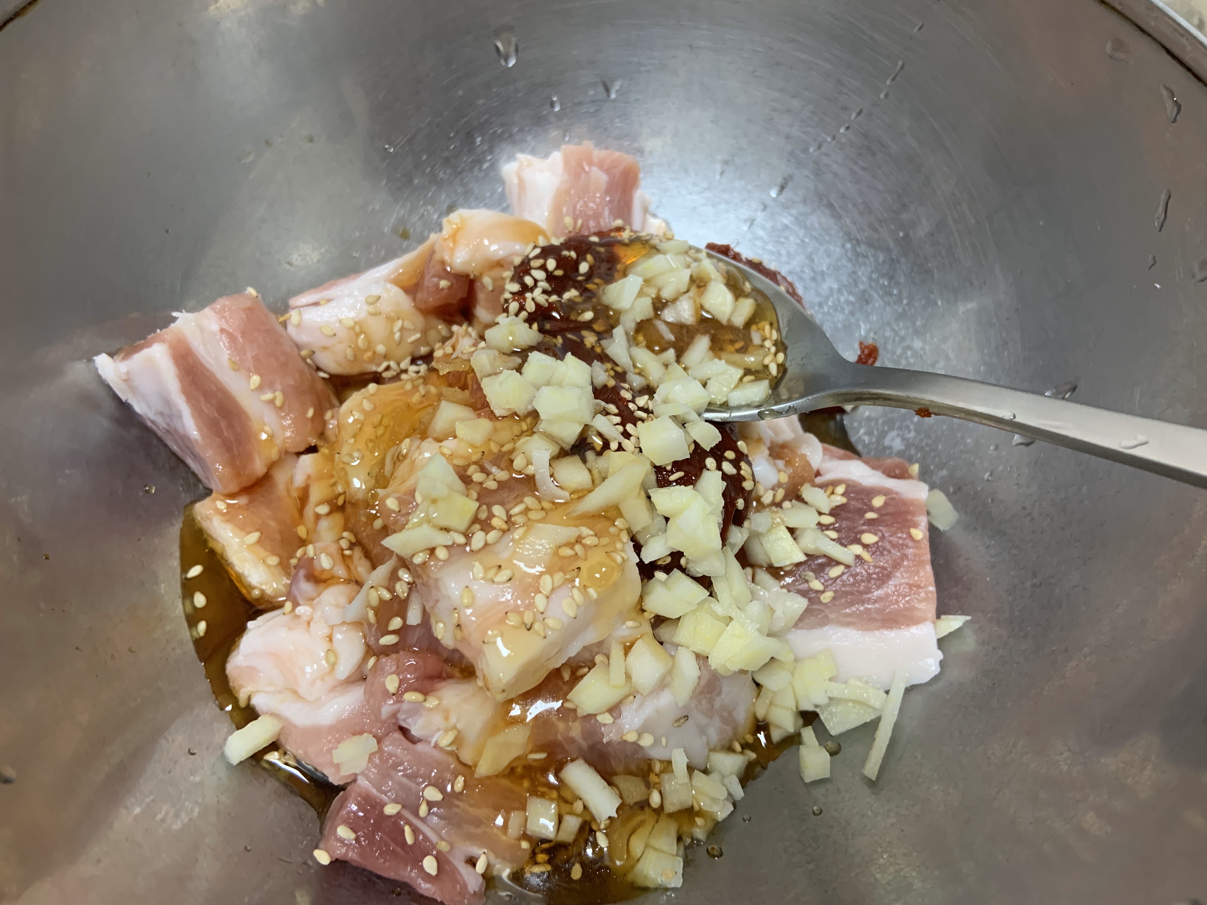 空气炸锅版十分钟韩式五花肉的做法 步骤2