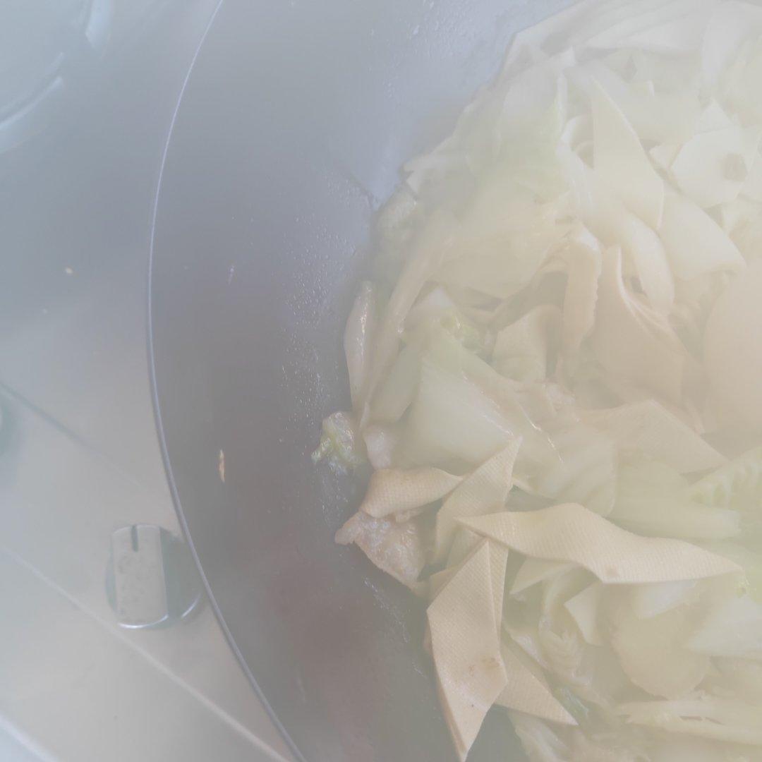 白菜土豆炖干豆腐（东北炖三片）