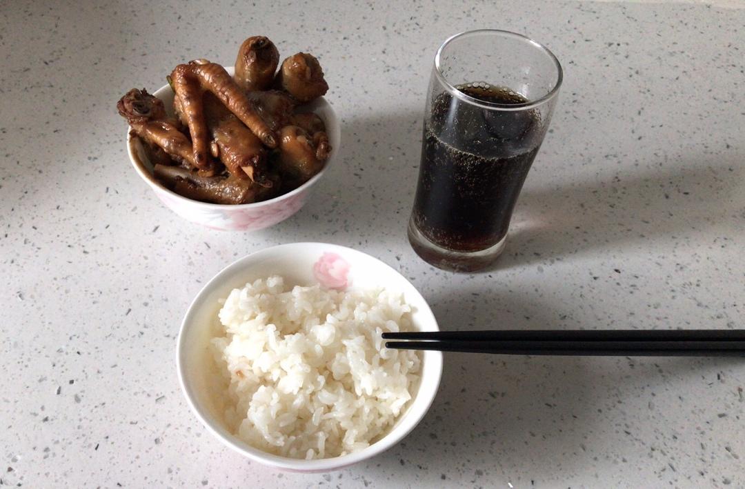 厨师长教你：“辣炒鸡爪”的家常做法，口感和味道都很赞，收藏了