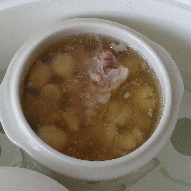 排骨莲子汤的做法
