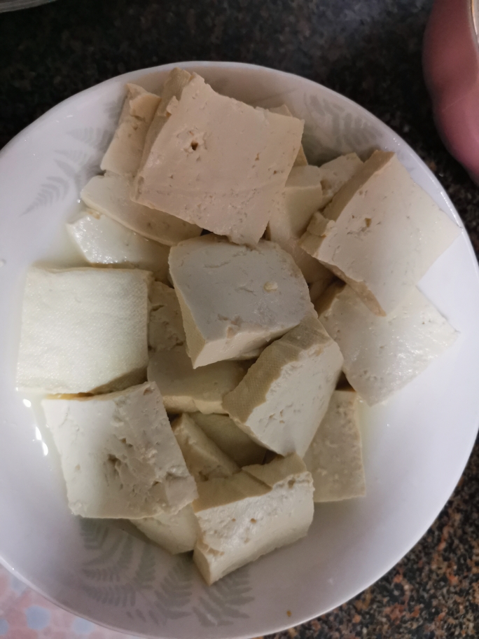咸鸭蛋盖豆腐的做法 步骤1