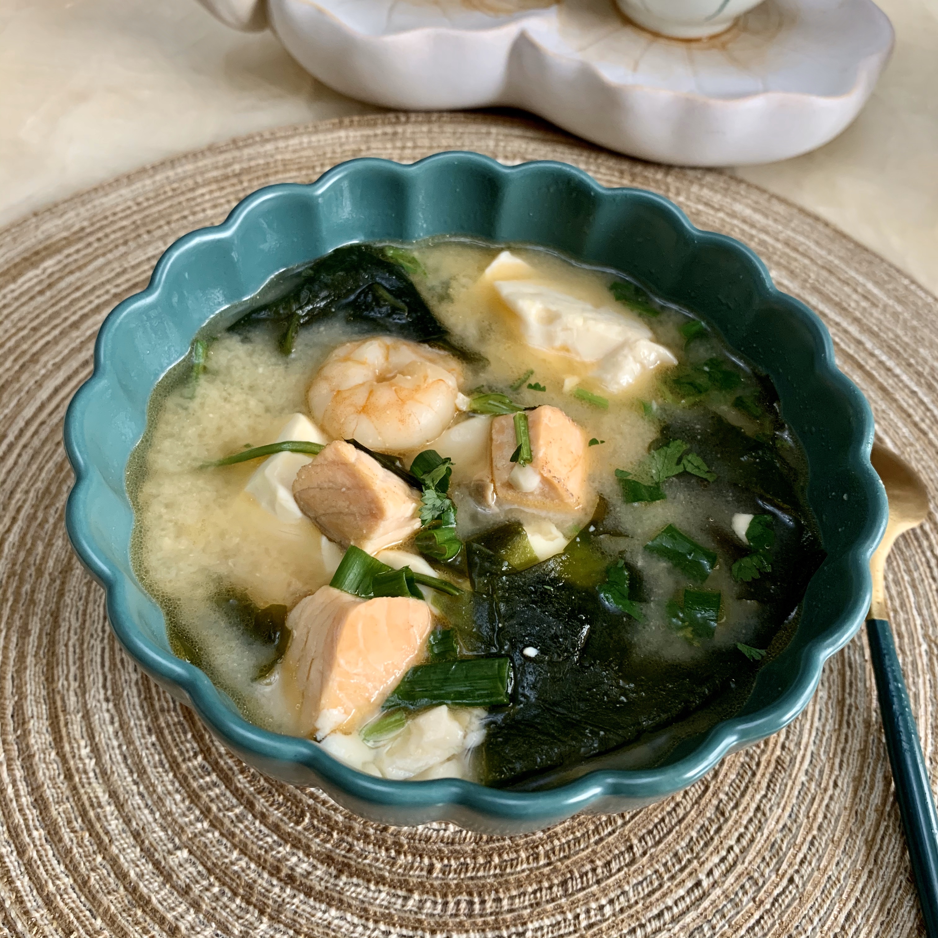 三文鱼豆腐味增汤（白味增）的做法