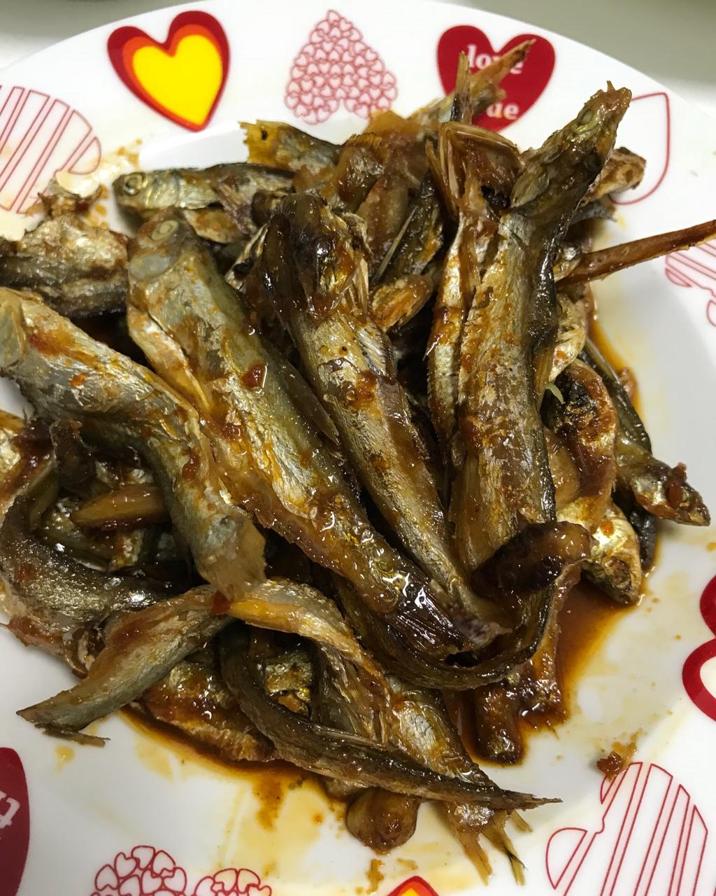 香辣小鱼干