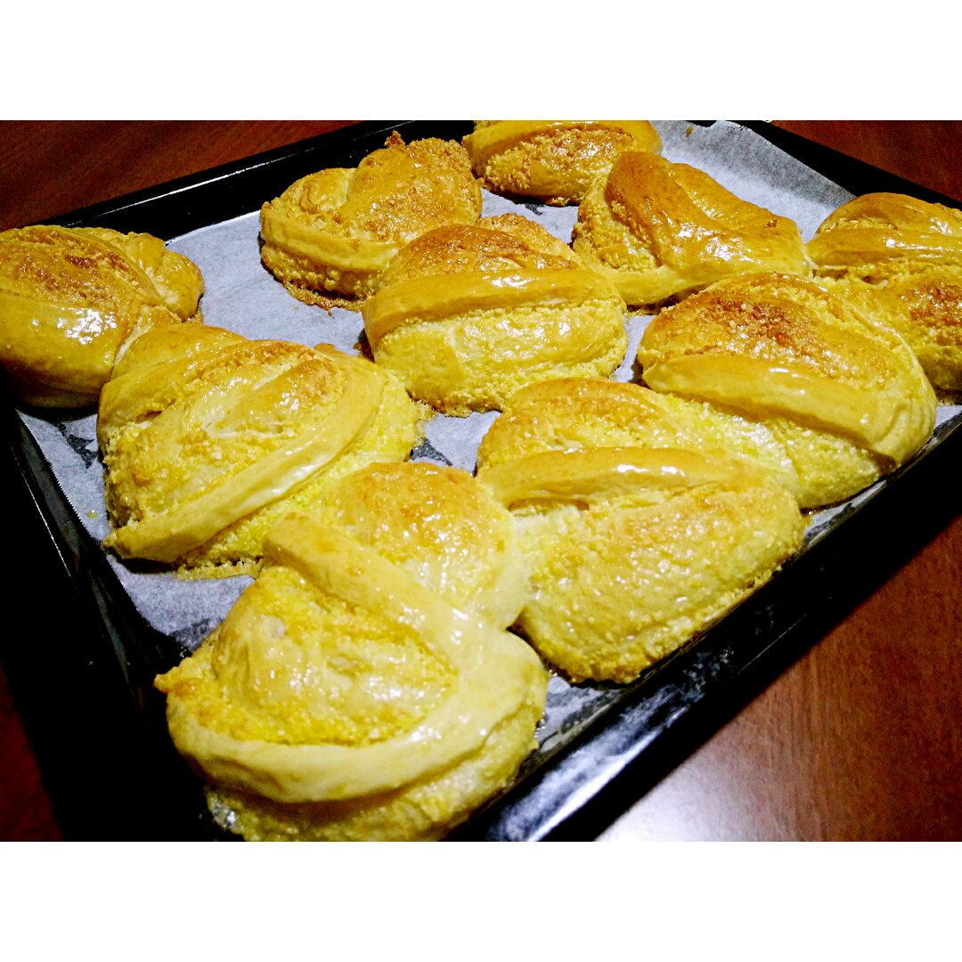 毛毛虫肉松面包