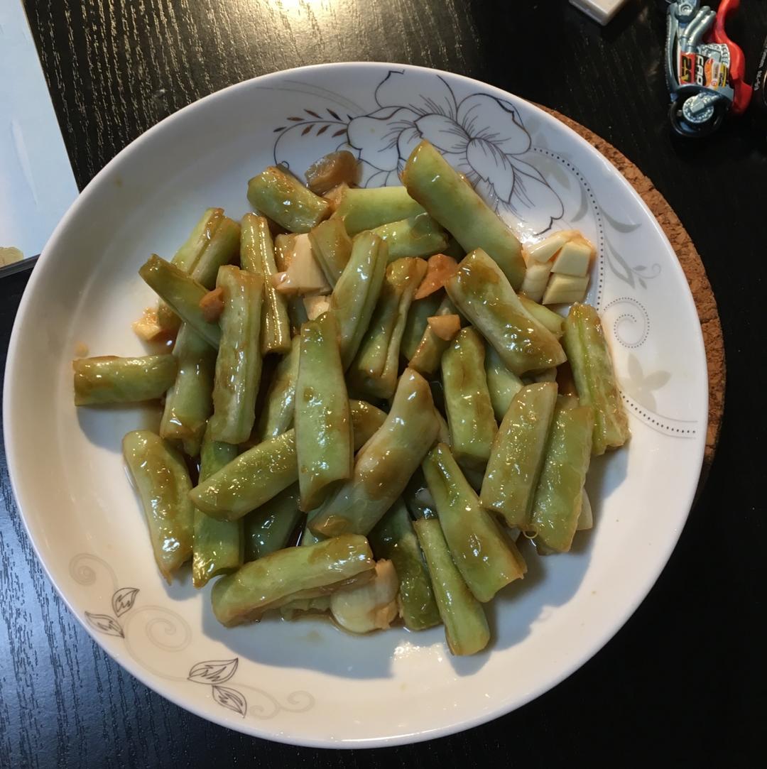 蒜烧白不老豆角