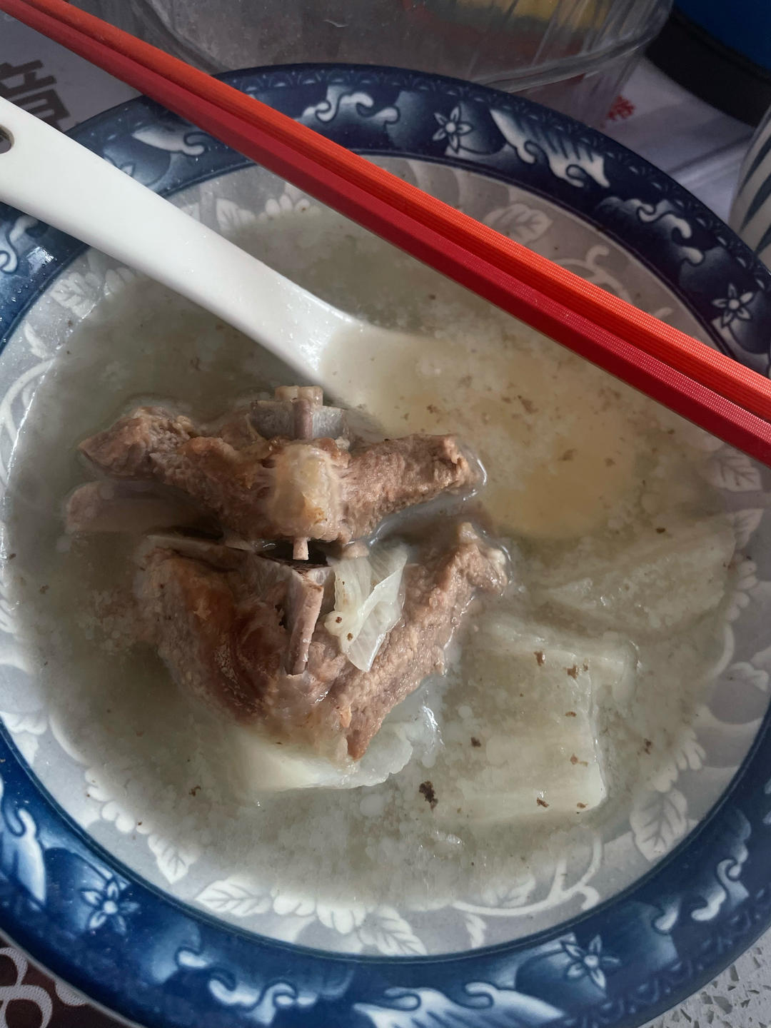 新鲜羊蝎子炖萝卜汤