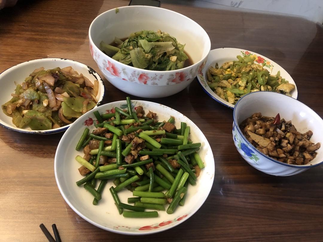 冬笋香菇卤肉饭（一碗饭俘获老公的胃）
