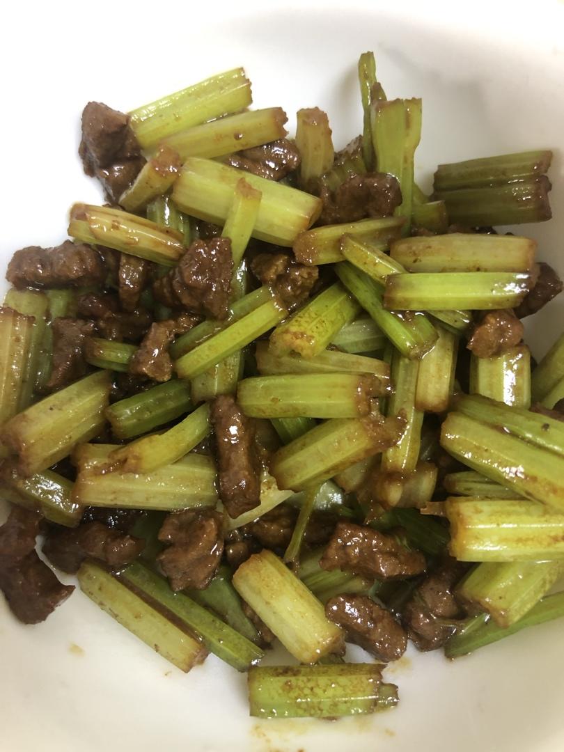 芹菜炒牛肉