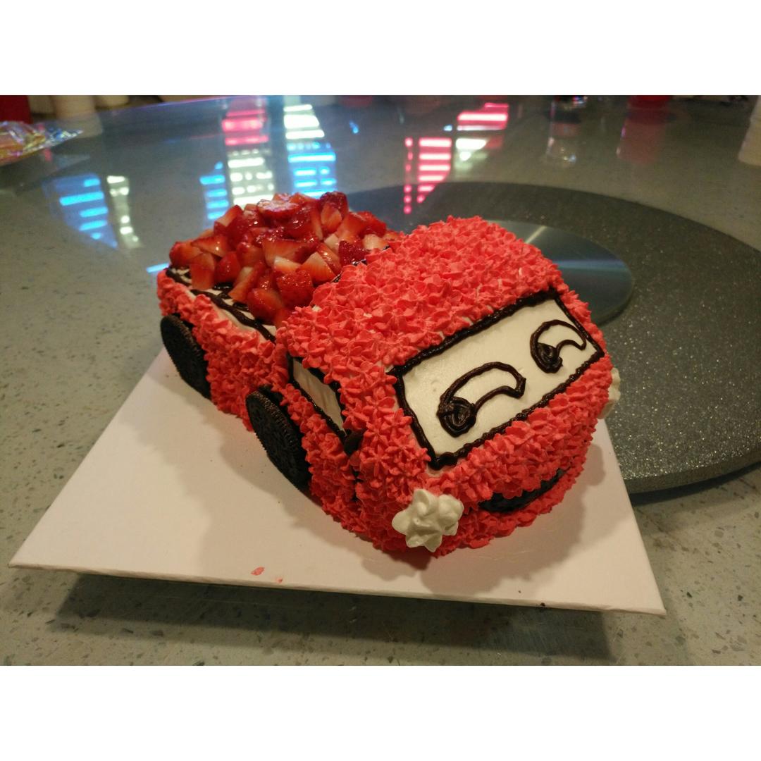 leefan6做的六寸立体汽车蛋糕,水果货车版本