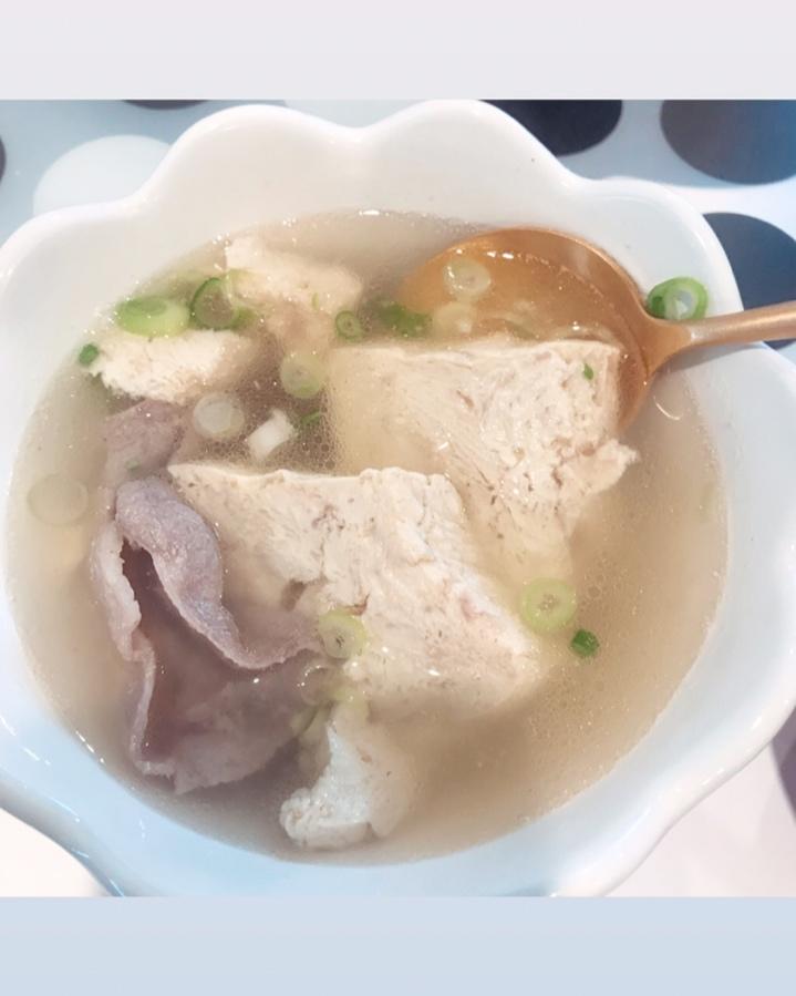 若小若若做的扇贝豆腐汤