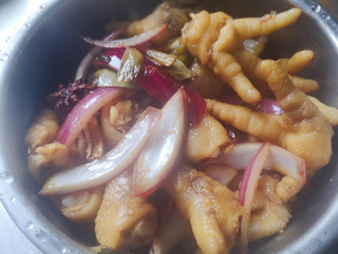 泡椒酸菜凤爪