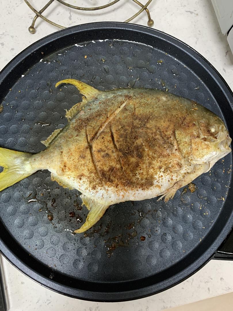 极简极美味——盐煎金鲳鱼