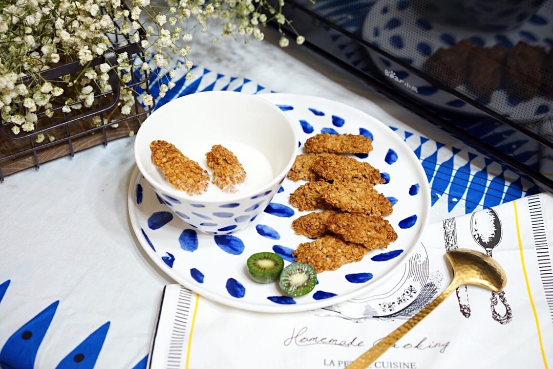高纤燕麦饼干——小熊DKX-B30Q1烤箱