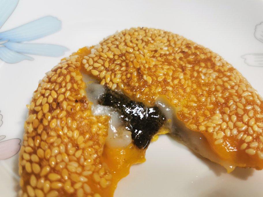 一口爆浆的南瓜饼