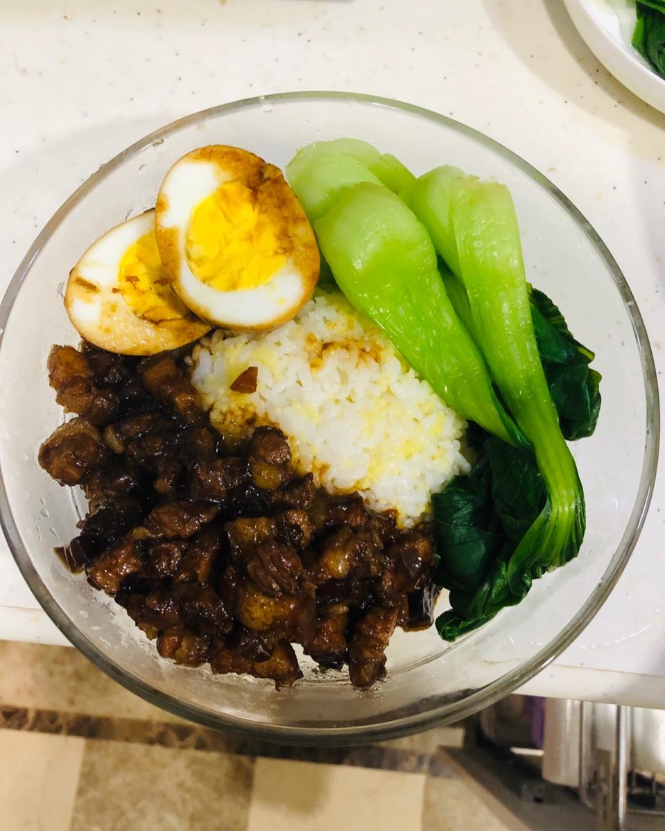 洋葱酥卤肉饭