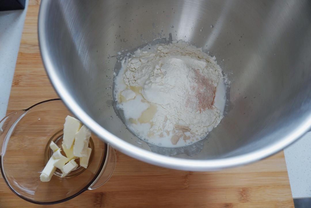 纯奶手撕吐司的做法 步骤1