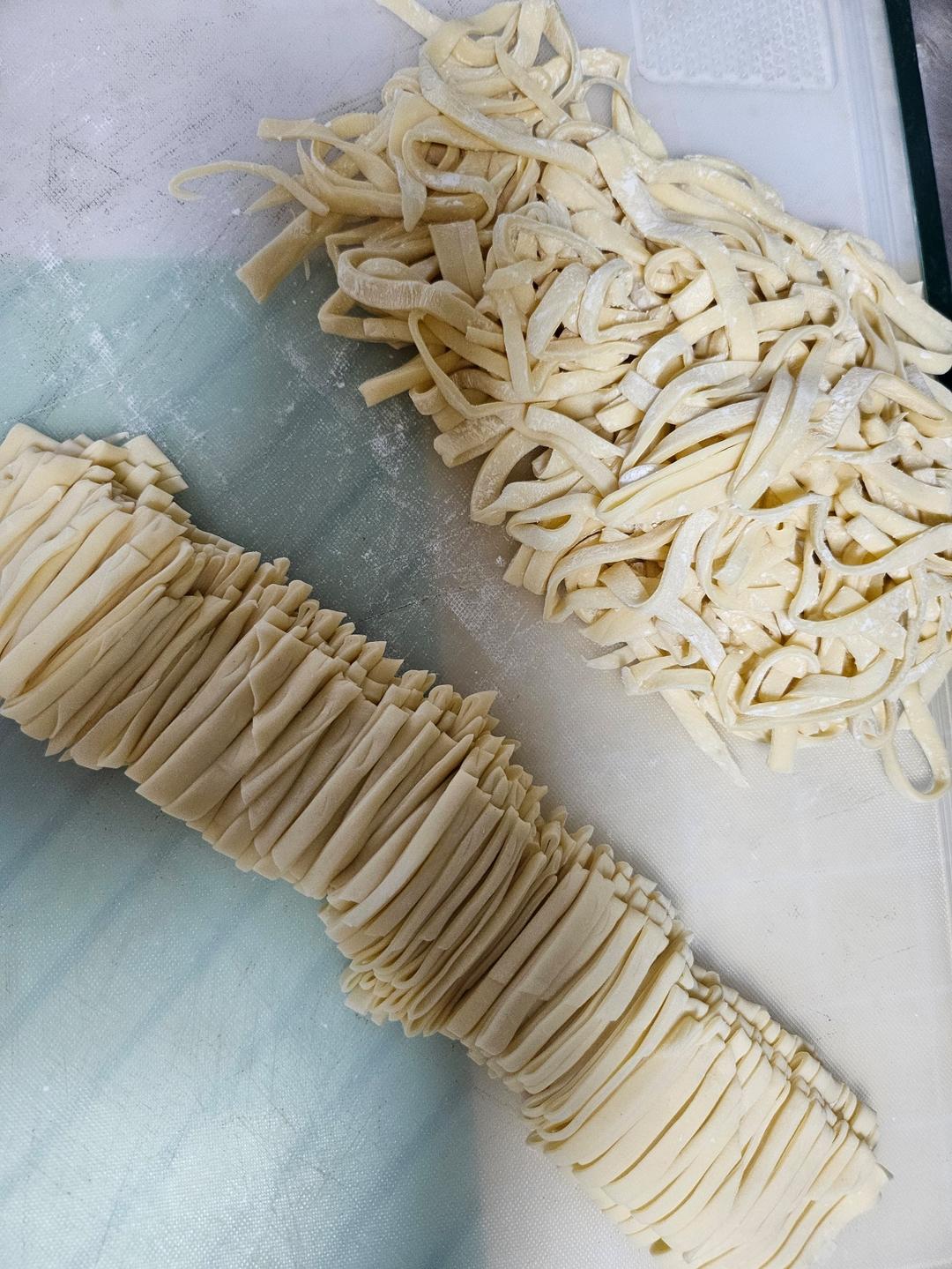 鸡蛋手擀面