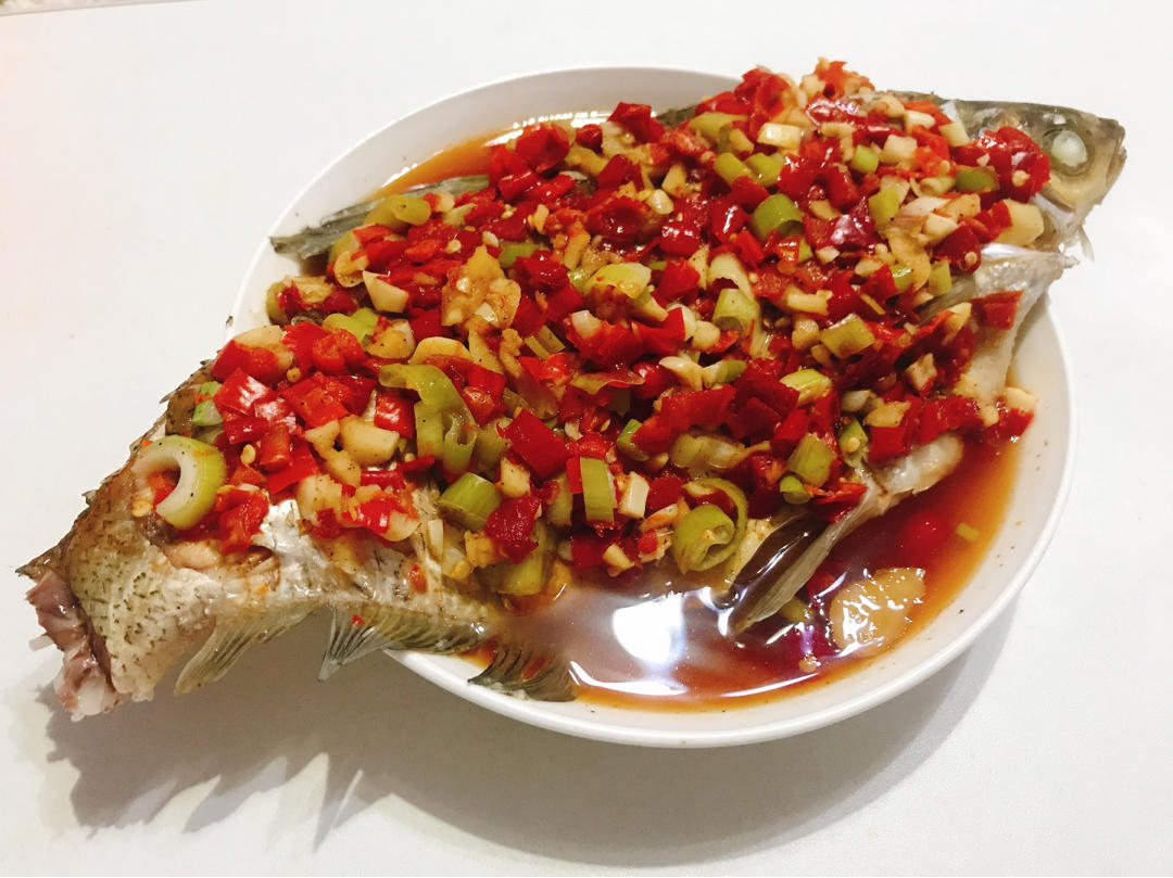 吃了都说好吃的鲜嫩剁椒鱼