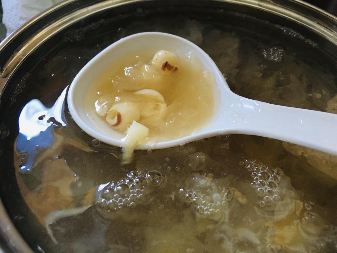 红枣银耳莲子羹（有出胶质、出胶，懒人的电压力锅版）