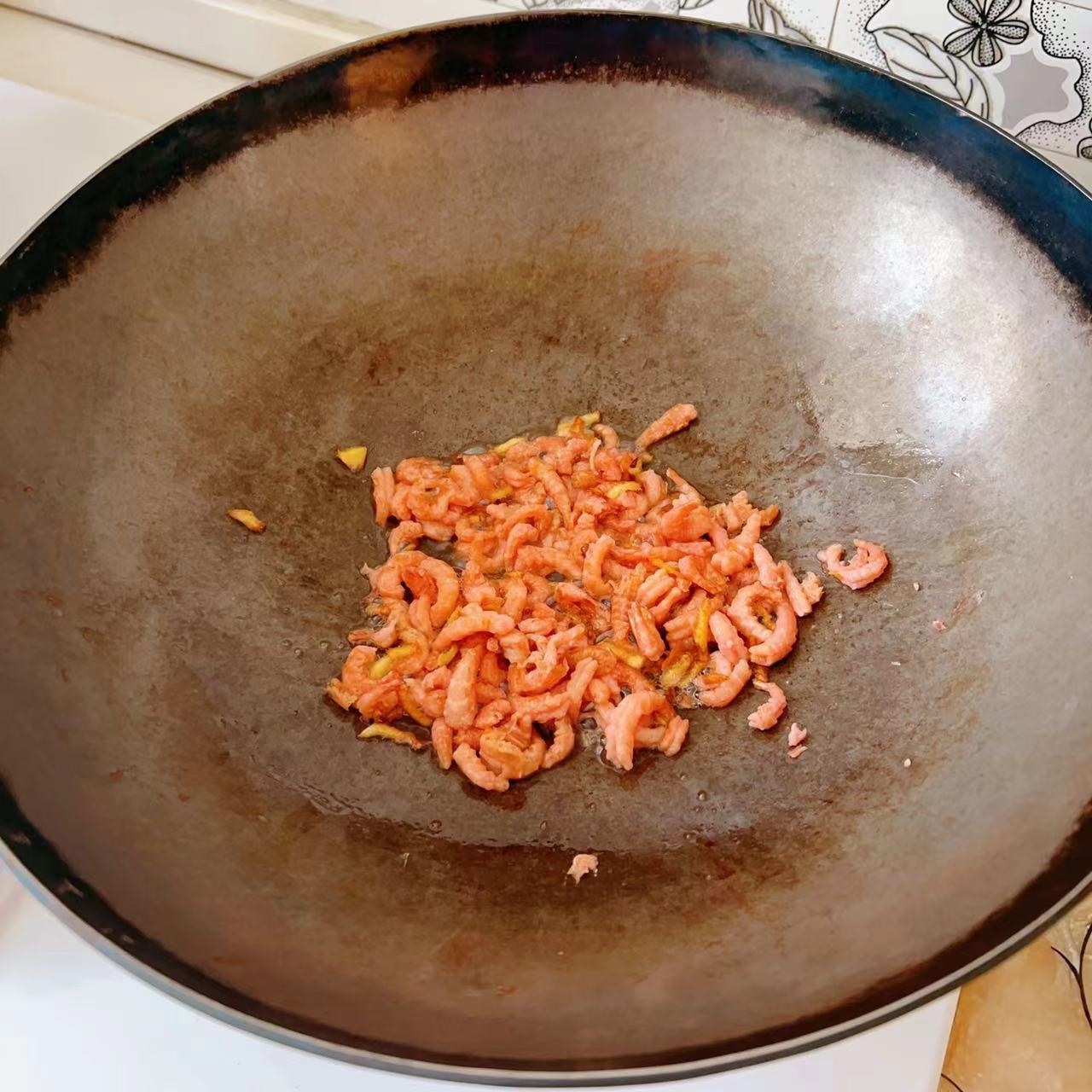 鱿鱼干扇贝海米(鲜甜萝卜汤)鲜掉眉毛的干货萝卜汤的做法 步骤9