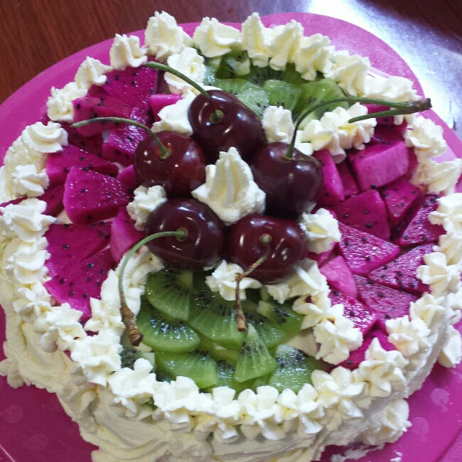 奶油水果装饰蛋糕