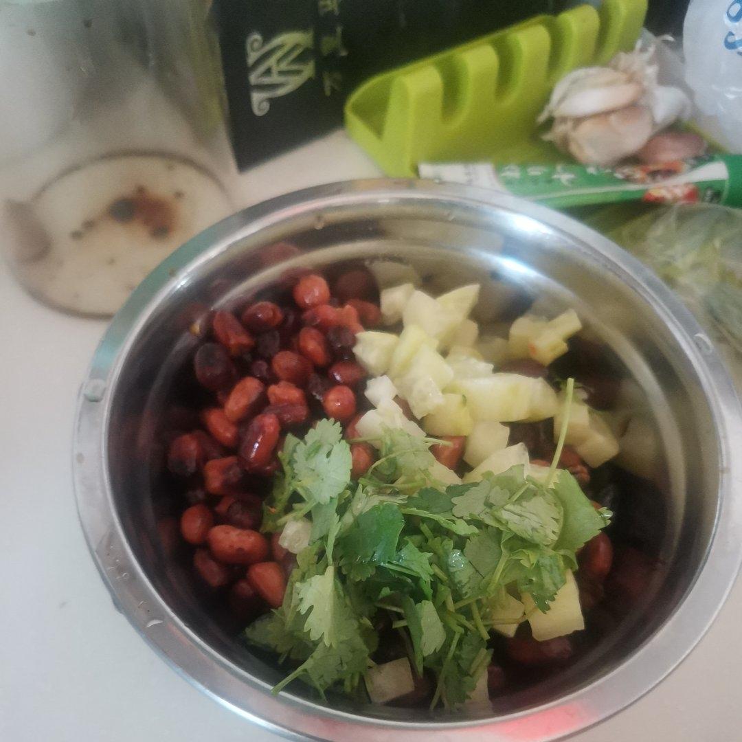 夏天花生这样做真的嘎嘎香～下饭又下酒