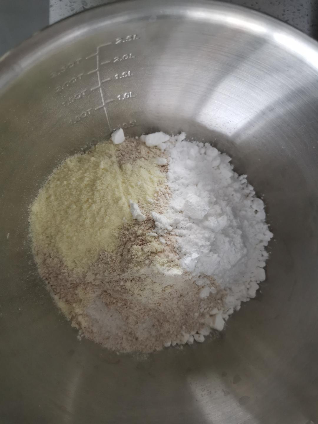 纯奶手撕吐司的做法 步骤1