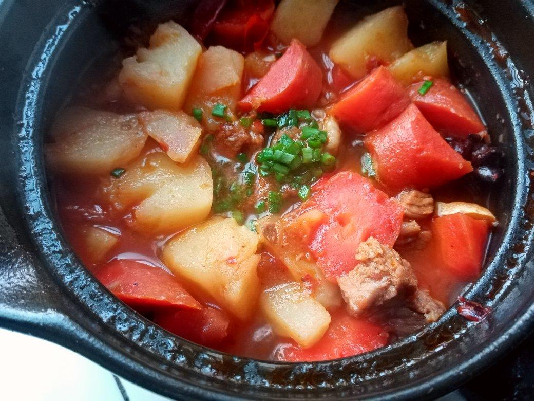 胡萝卜土豆烧牛腩