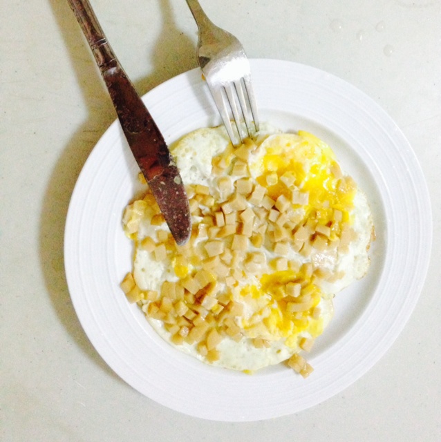 迎春花_做的火腿肠煎蛋——快手早餐