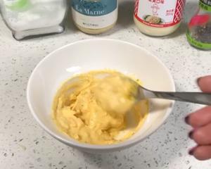一口爆浆✨细腻又酸甜的奶油口感日式鸡蛋三明治☺️添加神秘食材☺️的做法 步骤8